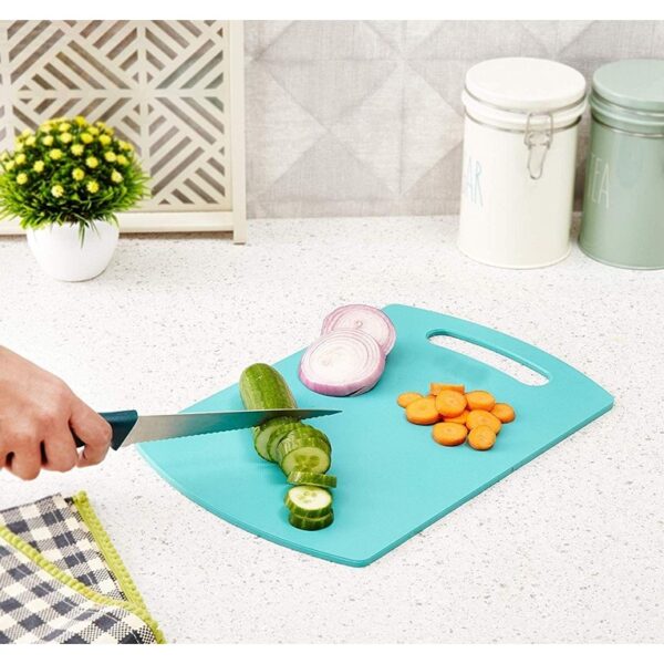 Blue Plastic Fruit & Vegetable Chopping Board 22.5 cm x 33.6 cm (STY-2389956) - Image 4