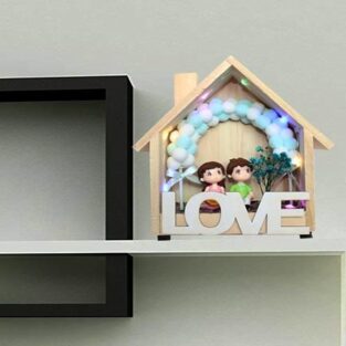 Decorative Showpiece Loving Couple and Hut