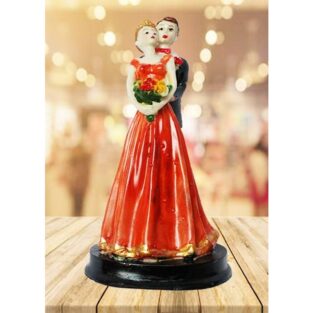 Loving Married Couple Statue Showpiece
