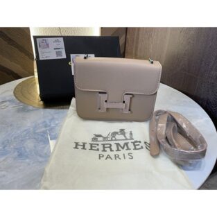 Hermes Paris Handbag 110 Tan Bag With Original Box and Dust Bag
