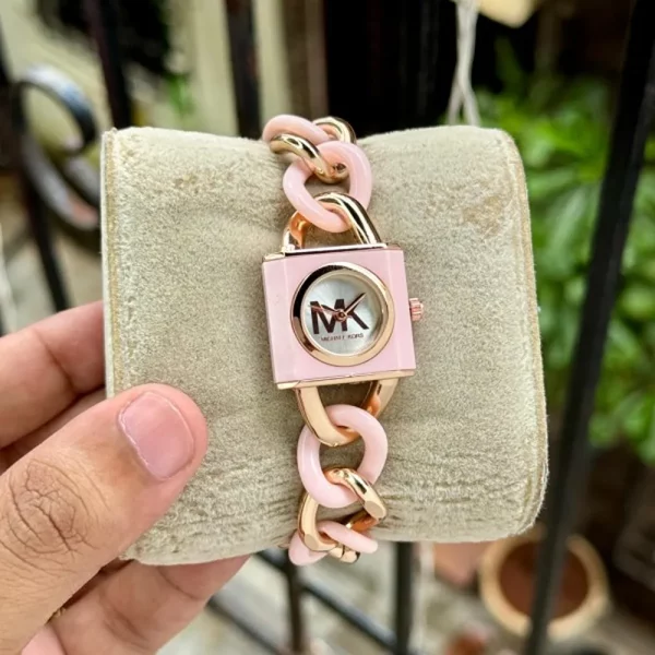 Luxurious Michael kors Watch For Women (BDS3623)