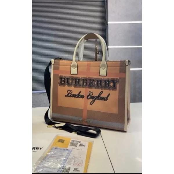 Luxurious Burberry Handbag For Women With Brand Box (SUP5465)