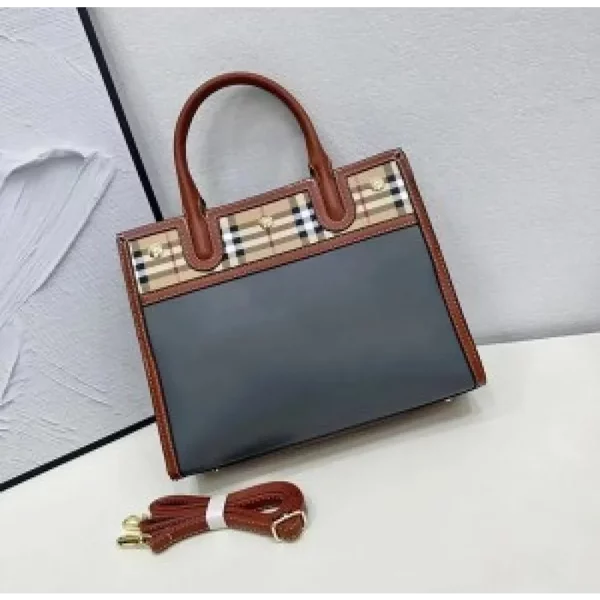 Luxurious Burberry Handbag For Women With Brand Box (SUP5467)