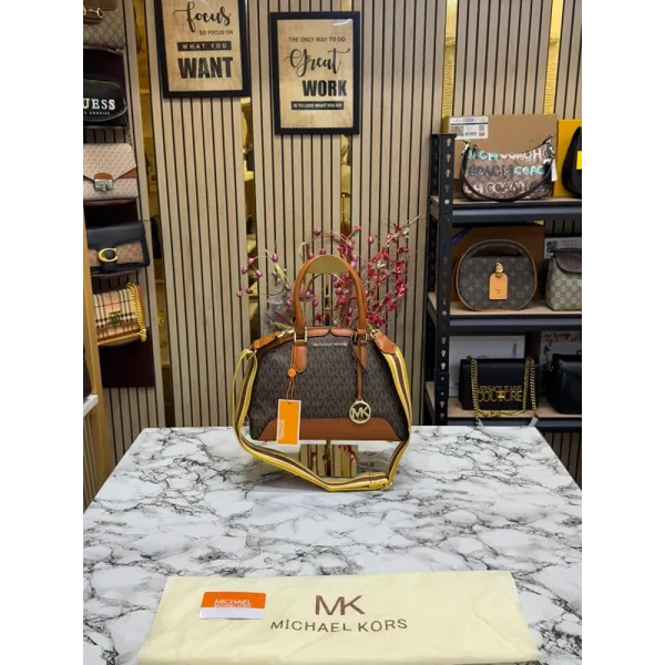 Luxurious Michael Kors Handbag For Women (SUP5354)