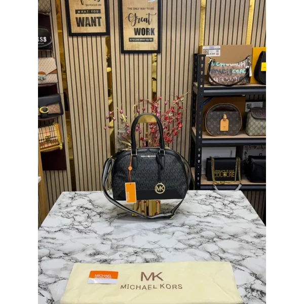 Luxurious Michael Kors Handbag For Women (SUP5356)