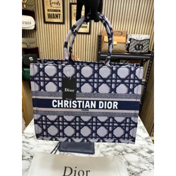 Luxurious Christian Dior Handbag For Women With Brand Box (SUP5477) - Image 2