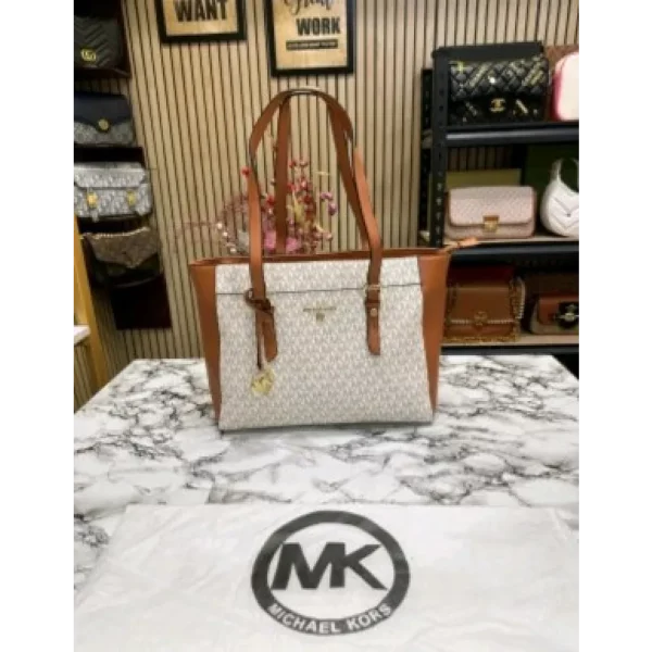 Luxurious Michael Kors Handbag For Women (SUP5383)