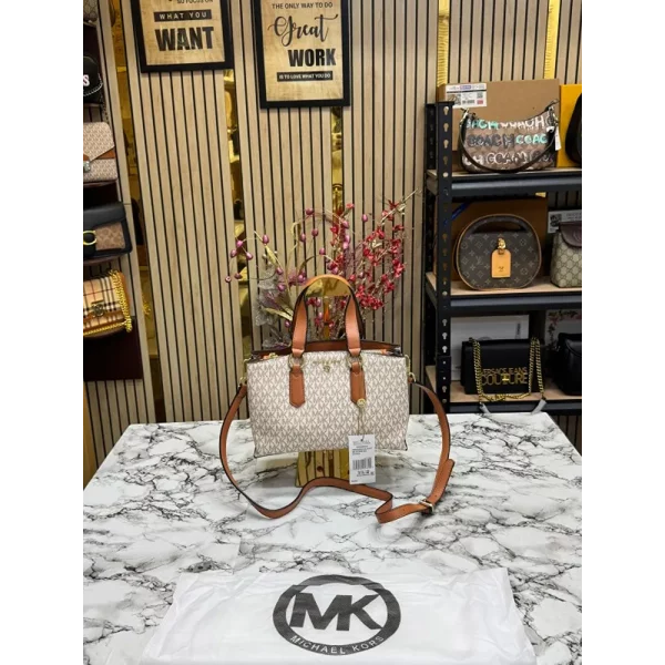 Luxurious Michael Kors Handbag For Women With Brand Box (SUP5413)