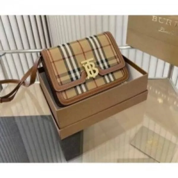 Luxurious Burberry Handbag For Women (SUP5302) - Image 2