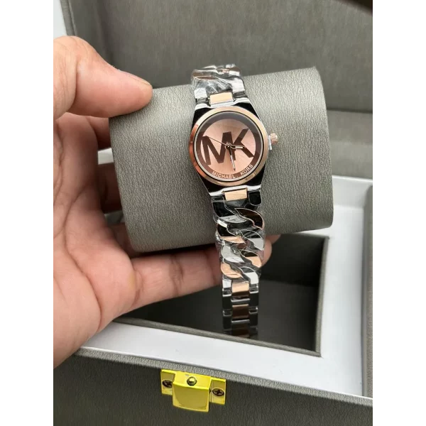 Stylish Michael Kors Watch For Women (XEN106)