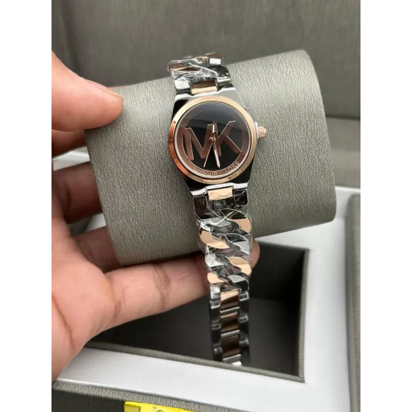 Stylish Michael Kors Watch For Women (XEN107)