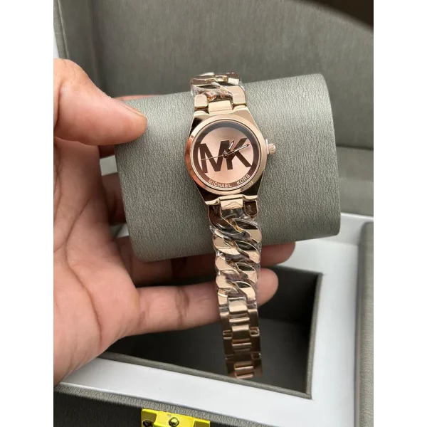 Stylish Michael Kors Watch For Women (XEN108)