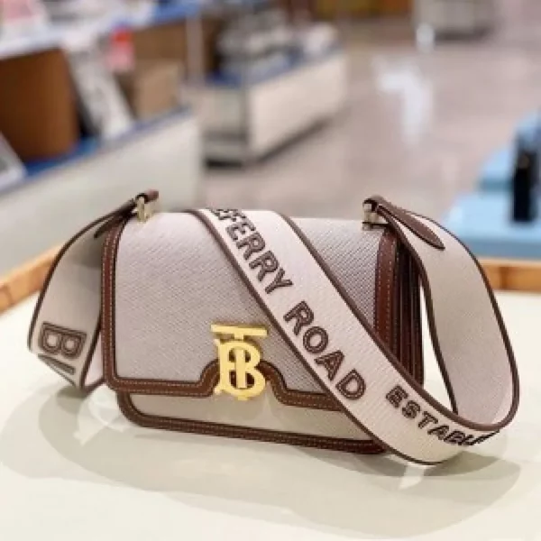 Premium Burberry Handbag For Women (SFS2003)